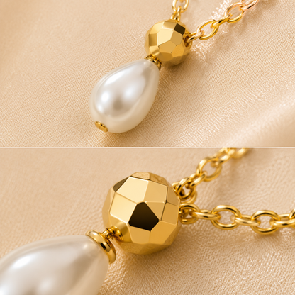 Collier pendentif flacon de parfum orné d'une perle nacrée, plaqué or 18K