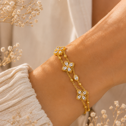 Bracelet double rang plaqué or avec fleur en zircon et pierre nacrée