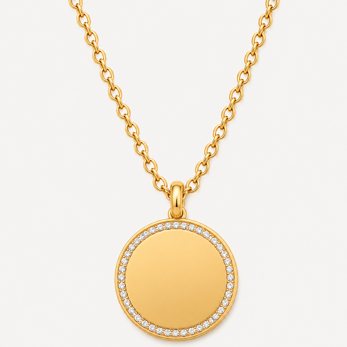 Collier pendentif disque plaqué or 18K bordé de zircons scintillants