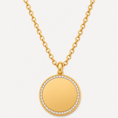 Collier pendentif disque plaqué or 18K bordé de zircons scintillants