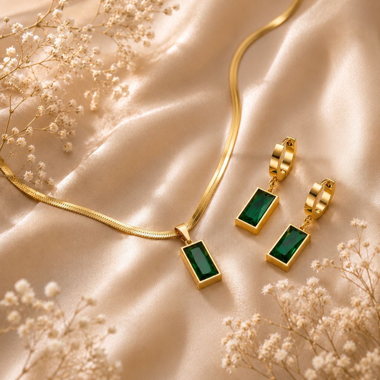 Parure vintage collier et boucles d'oreilles plaquées or 18K, pierres émeraude