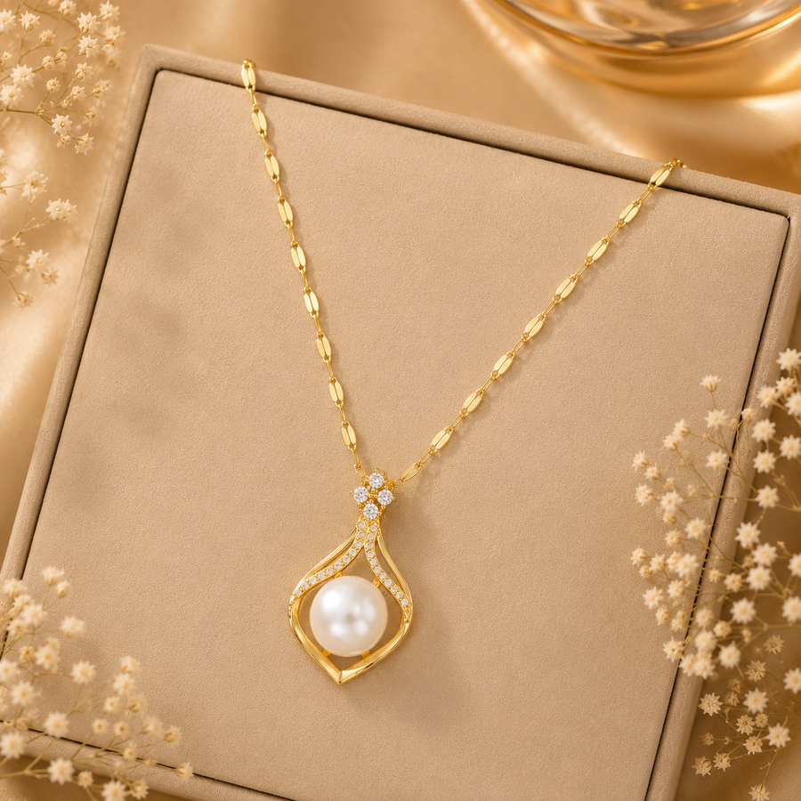 Collier pendentif perle fantaisie et cristaux plaqué or 18K
