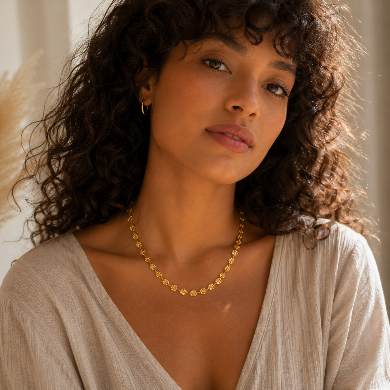 Collier pendentif disque soleil rayonnant plaqué or 18K, chaîne fine