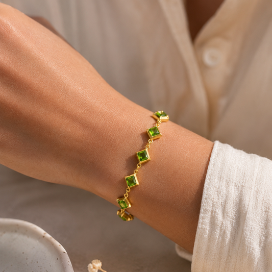 Bracelet vintage pierre carrée vert émeraude, plaqué or